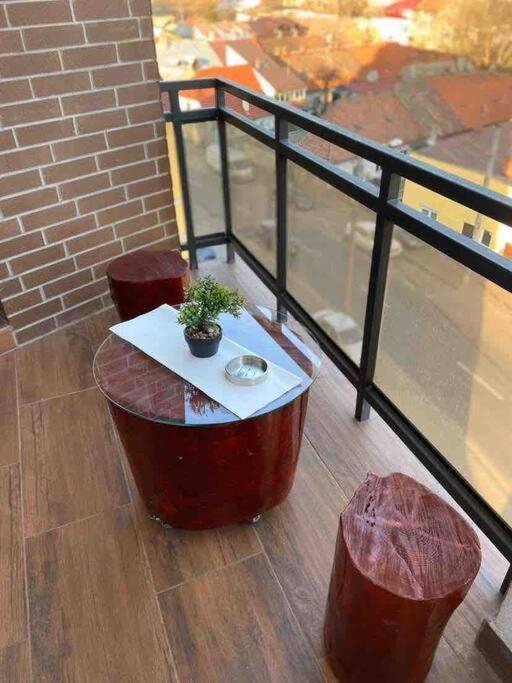 Cozy Apartment In The Center Of クルージュ＝ナポカ エクステリア 写真